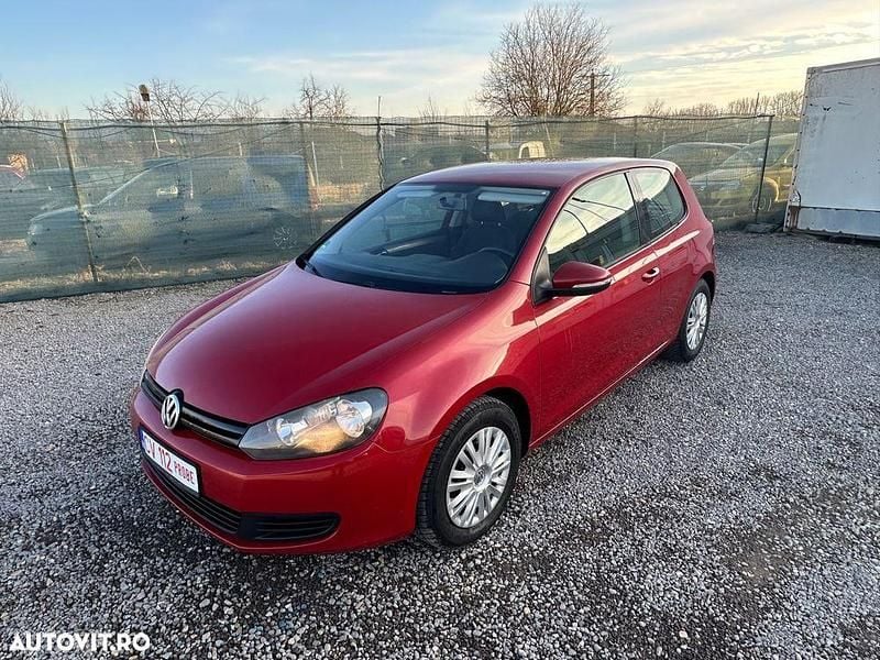 Culoarerosu Second-hand 2010 VW Golf VI Trendline Hatchback | 2.999 EUR (Preț bun) - Imagine 1/4