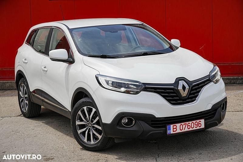 Alb Utilizat 2017 Renault Kadjar Life SUV | 9.990 EUR (Preț OK) - Imagine 1/4