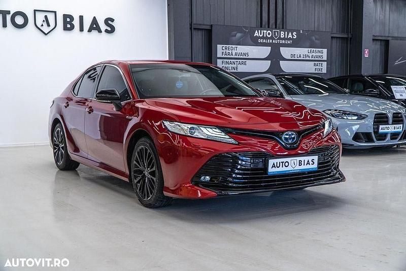 Second-hand Toyota Camry 218 CP (160 kW) 2019 Culoarerosu Berlinǎ