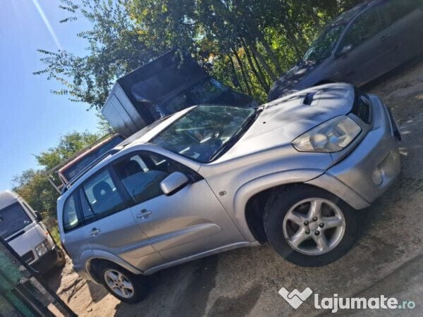Utilizat 2005 Toyota RAV4 SUV | 2.000 EUR - Imagine 1/4