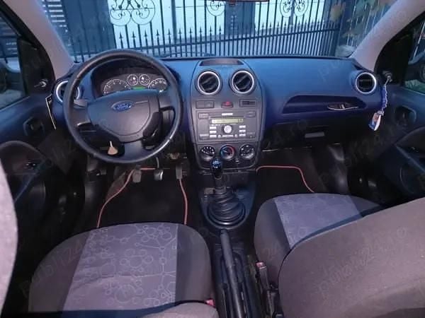 Utilizat 2008 Ford Fiesta Hatchback | 5.000 EUR - Imagine 1/4