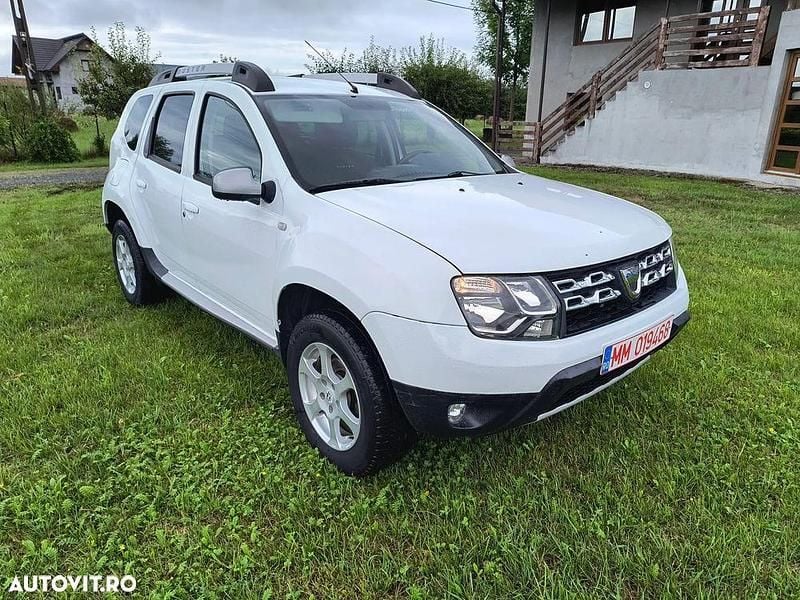 Culoarealb Utilizat 2014 Dacia Duster Lauréate SUV | 6.200 EUR (Super Preț) - Imagine 1/4