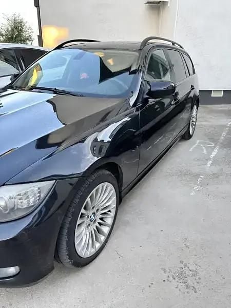 Negru Utilizat 2009 BMW 318 Break | 5.000 EUR (Preț OK) - Imagine 1/2