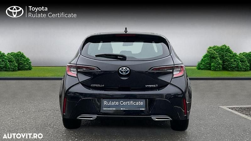 Second-hand Toyota Corolla 180 CP (132 kW) 2021 Culoarenegru Hatchback
