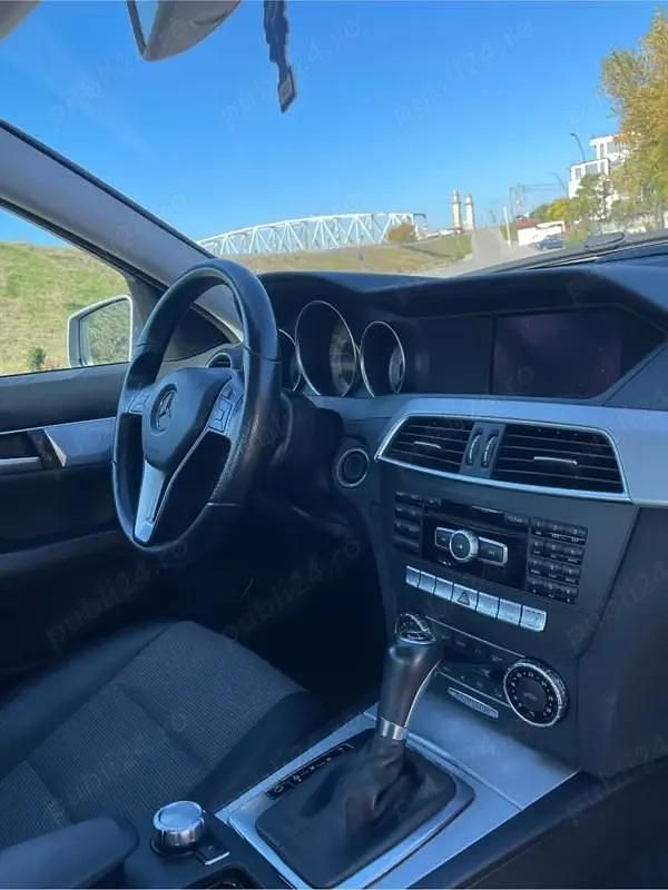 Second-hand Mercedes C200 184 CP (135 kW) 2013 Berlinǎ