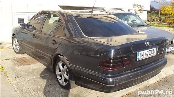 Second-hand Mercedes E200 135 CP (99 kW) 2001 Berlinǎ