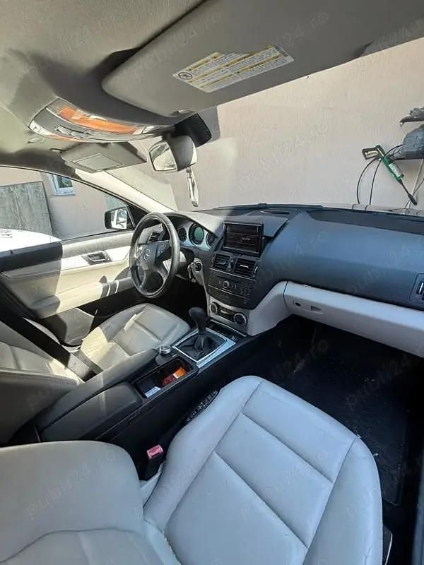 Utilizat 2009 Mercedes C220 Berlinǎ | 3.850 EUR (Preț OK) - Imagine 1/4