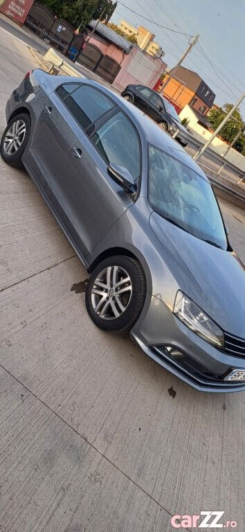 Gri Utilizat 2017 VW Jetta Berlinǎ | 11.500 EUR (Scump) - Imagine 1/4