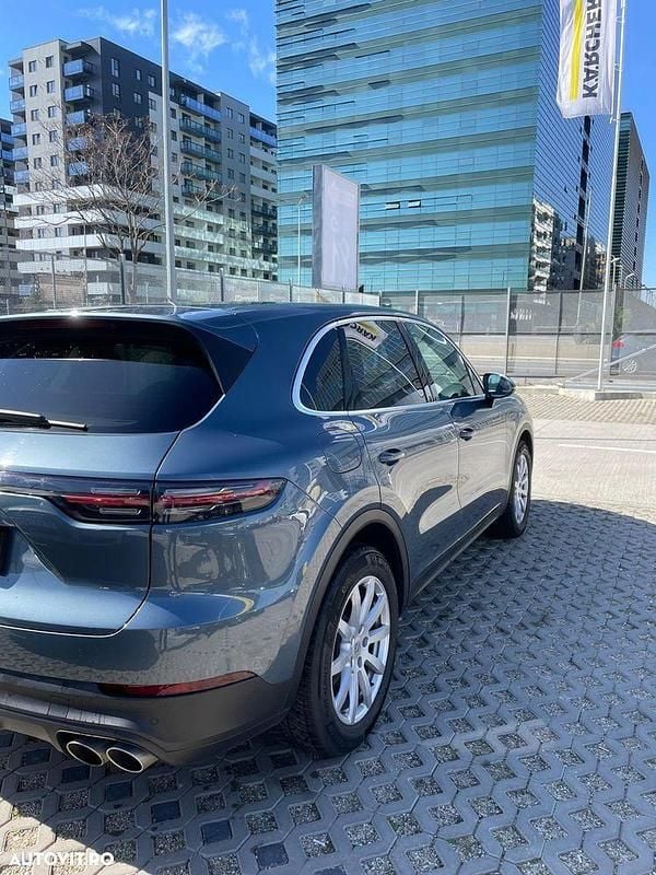 Second-hand Porsche Cayenne S 440 CP (323 kW) 2019 Culoarealbastru SUV