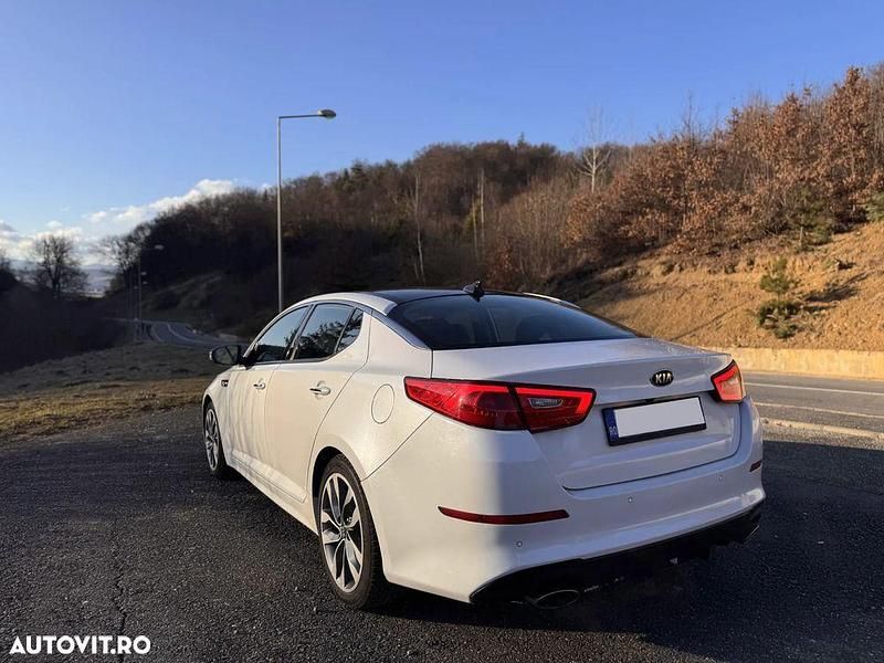 Second-hand Kia Optima GT 245 CP (180 kW) 2015 Culoarealb Berlinǎ