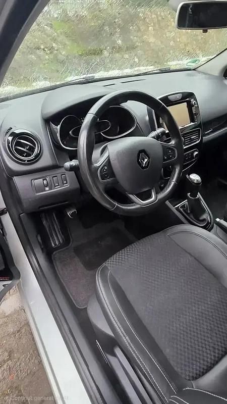 Second-hand Renault Clio GrandTour 66 CP (48 kW) 2017 Gri Break