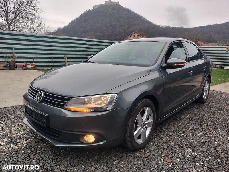 Second-hand VW Jetta Freestyle 160 CP (117 kW) 2011 Culoaregri Berlinǎ