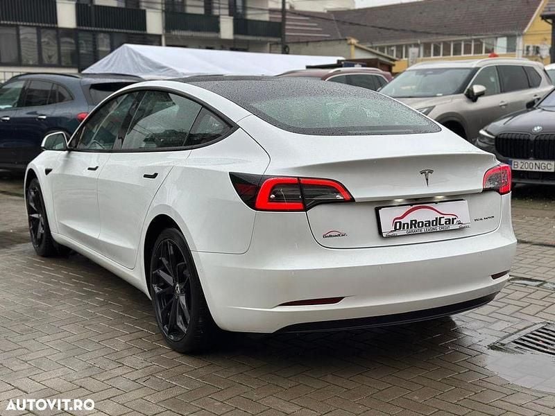Second-hand Tesla Model 3 324 kW (441 CP) 2022 Culoarealb Berlinǎ