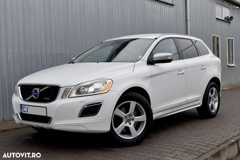 Alb Utilizat 2013 Volvo XC60 R-Design SUV | 14.470 EUR (Preț OK) - Imagine 1/4