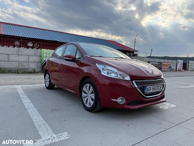 Culoarerosu Utilizat 2015 Peugeot 208 Active Hatchback | 5.500 EUR (Preț OK) - Imagine 1/4