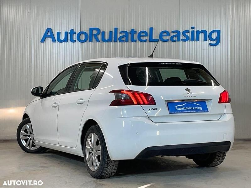 Second-hand Peugeot 308 Active 130 CP (95 kW) 2021 Culoarealb Hatchback