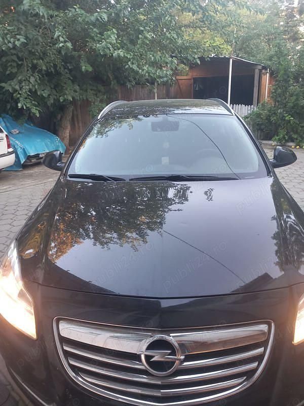 Second-hand Opel Insignia Sport 160 CP (117 kW) 2013 Negru Berlinǎ