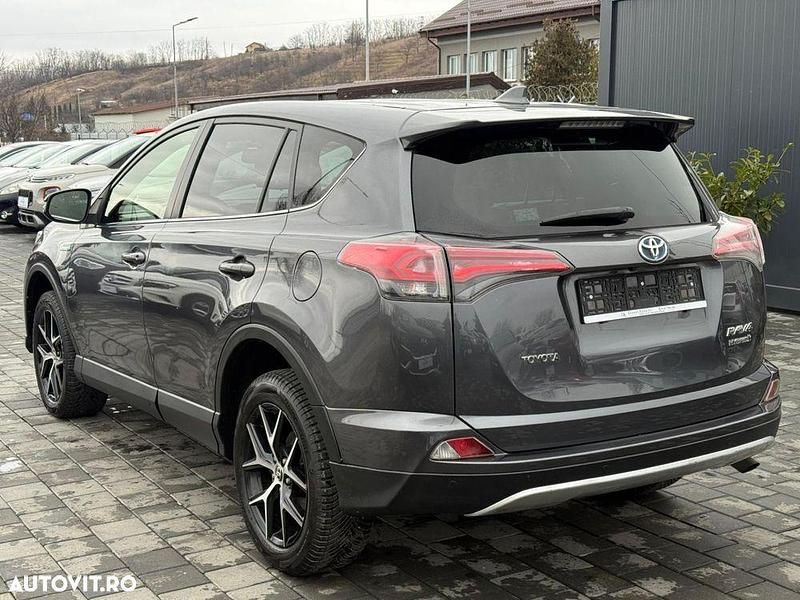 Second-hand Toyota RAV4 Hybrid 197 CP (144 kW) 2016 Culoaregri SUV