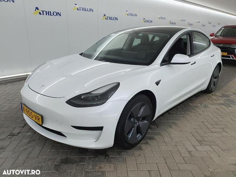 Second-hand Tesla Model 3 225 kW (306 CP) 2021 Culoarealb Berlinǎ