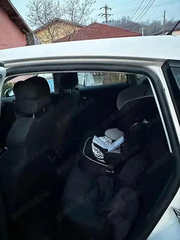 Second-hand Seat Leon 90 CP (66 kW) 2010 Hatchback