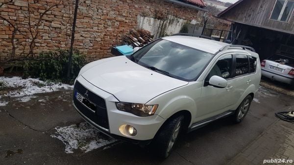 Second-hand Mitsubishi Outlander 150 CP (110 kW) 2012 Alb SUV