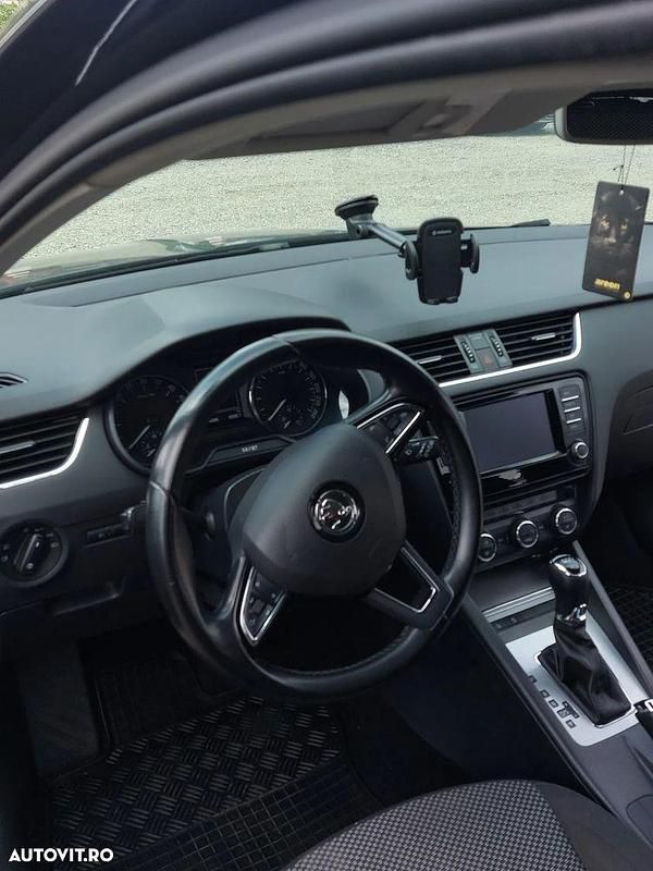 Second-hand Skoda Octavia Ambition 150 CP (110 kW) 2017 Culoarenegru Break