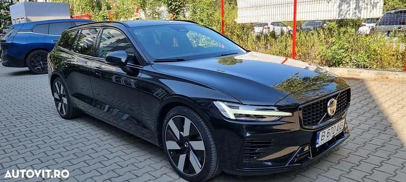 Culoarenegru Second-hand 2024 Volvo V60 Break | 55.418 EUR - Imagine 1/4