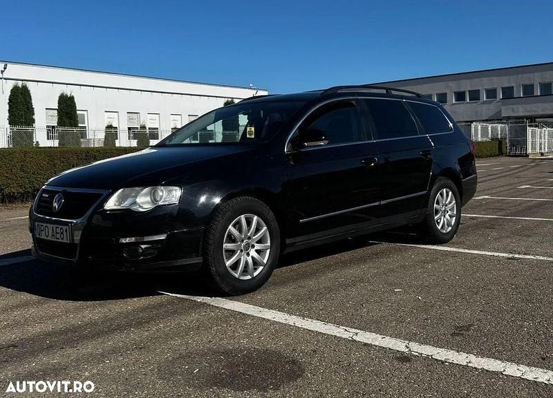 Culoarenegru Utilizat 2007 VW Passat Comfortline Break | 2.300 EUR (Preț bun) - Imagine 1/4
