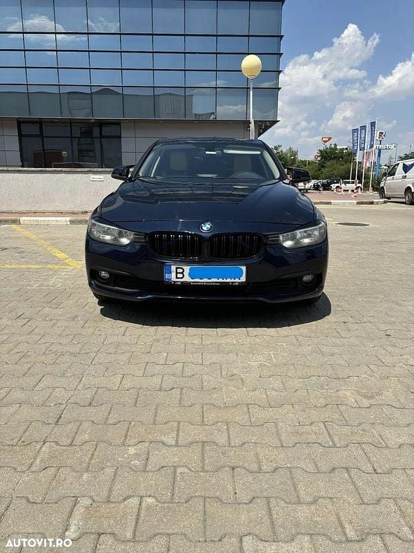 Culoarealbastru Utilizat 2015 BMW 316 Advantage Berlinǎ | 10.700 EUR (Puțin scump) - Imagine 1/4