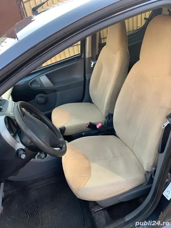 Utilizat 2008 Peugeot 107 Hatchback | 2.350 EUR - Imagine 1/4