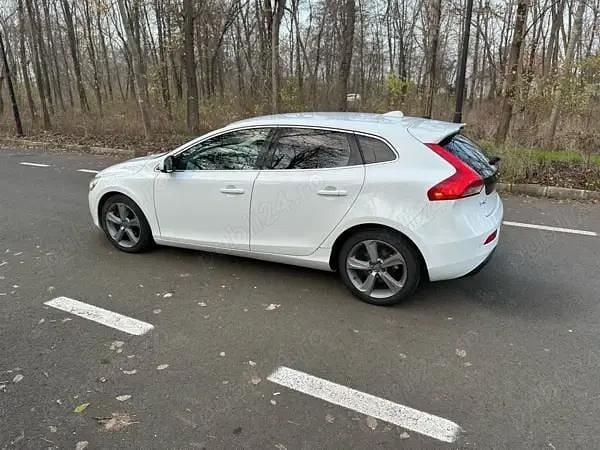 Second-hand Volvo V40 115 CP (84 kW) 2012 Hatchback