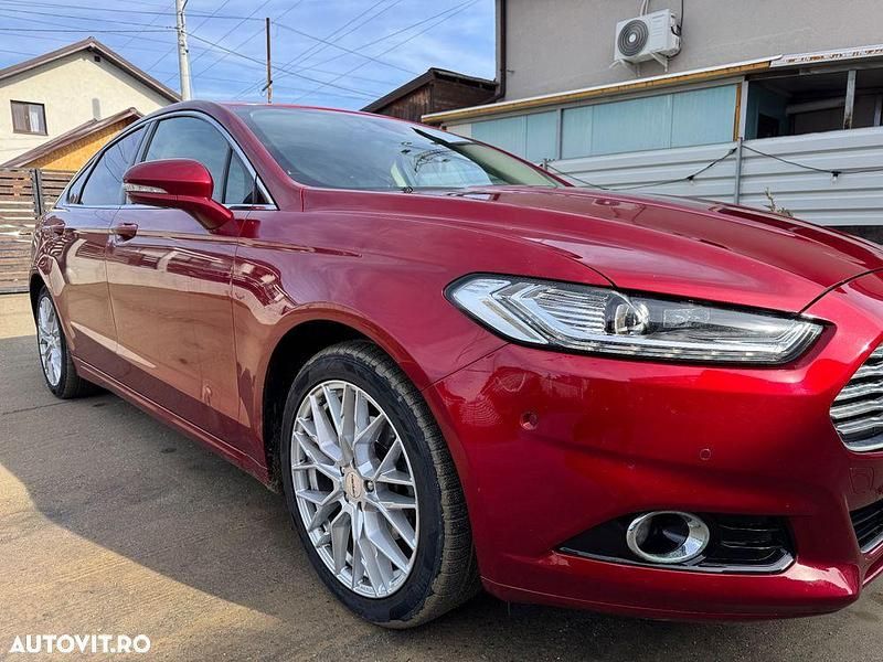 Second-hand Ford Mondeo Titanium 180 CP (132 kW) 2016 Culoarerosu Berlinǎ