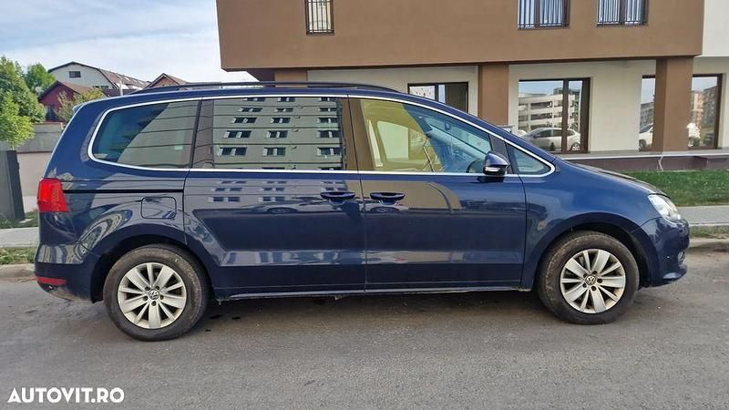Second-hand VW Sharan Highline 177 CP (130 kW) 2015 Culoarealbastru Monovolum