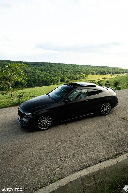 Negru Utilizat 2018 Mercedes C300 Coupe | 32.000 EUR - Imagine 1/4