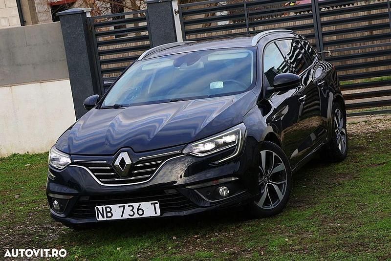 Culoarenegru Utilizat 2017 Renault Mégane GrandTour Bose Edition Break | 9.850 EUR (Puțin scump) - Imagine 1/4