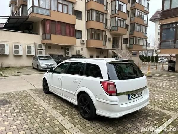 Utilizat 2010 Opel Astra | 2.000 EUR (Preț bun) - Imagine 1/4