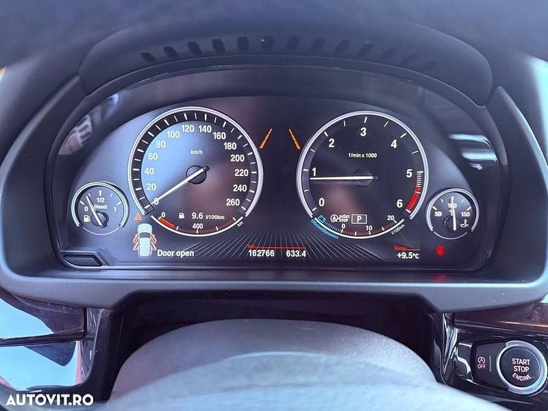 Second-hand BMW X5 Efficient Dynamics 218 CP (160 kW) 2015 Culoareargint SUV