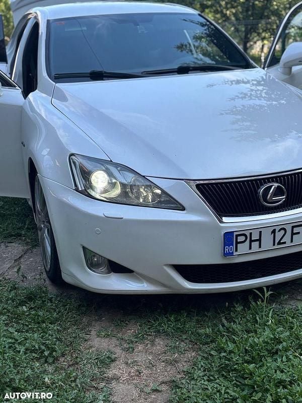 Culoarealb Utilizat 2010 Lexus IS220d Sport Line Berlinǎ | 6.500 EUR - Imagine 1/4