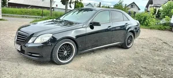 Utilizat 2012 Mercedes E220 Berlinǎ | 5.900 EUR (Super Preț) - Imagine 1/4