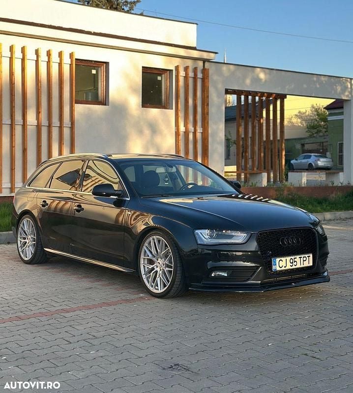 Culoarenegru Utilizat 2013 Audi A4 S-Line Break | 11.200 EUR (Scump) - Imagine 1/4
