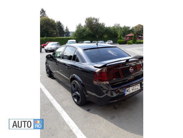 Negru Utilizat 2007 Opel Vectra Berlinǎ | 5.700 EUR - Imagine 1/2