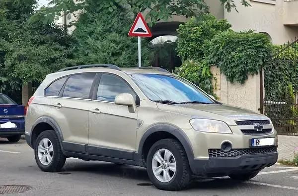 Bej Utilizat 2007 Chevrolet Captiva SUV | 3.700 EUR (Preț OK) - Imagine 1/4