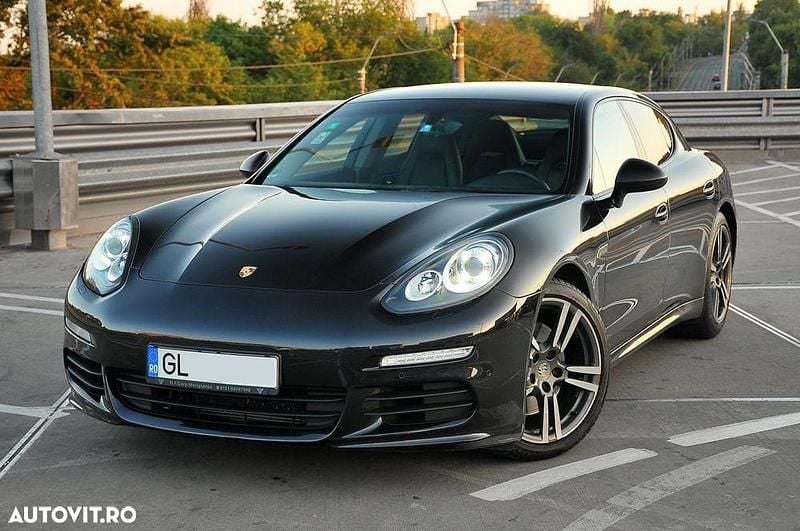 Second-hand Porsche Panamera 300 CP (220 kW) 2014 Culoarenegru Hatchback