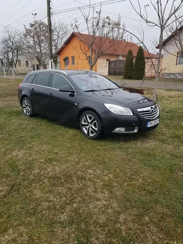 Second-hand Opel Insignia 160 CP (117 kW) 2012 Negru Break