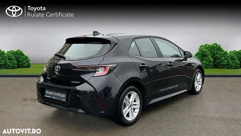 Second-hand Toyota Corolla 98 CP (72 kW) 2021 Culoarenegru Hatchback