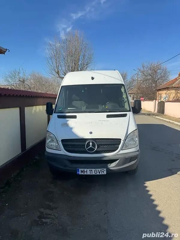 Utilizat 2010 Mercedes 320 Van | 8.300 EUR - Imagine 1/4