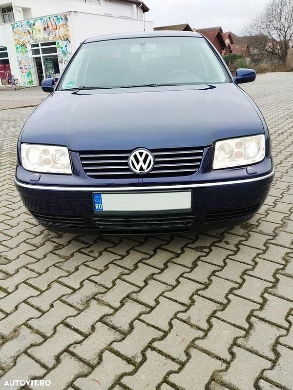 Culoarealbastru Utilizat 2003 VW Bora Berlinǎ | 1.950 EUR (Super Preț) - Imagine 1/4