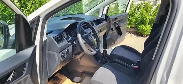 Second-hand VW Caddy 102 CP (75 kW) 2017 Culoarealb Monovolum