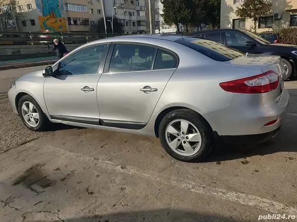 Utilizat 2010 Renault Fluence Berlinǎ | 3.500 EUR (Preț OK) - Imagine 1/4