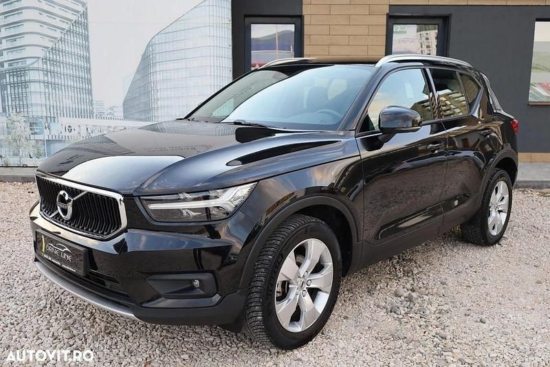 Gri Utilizat 2021 Volvo XC40 Momentum SUV | 26.799 EUR (Preț OK) - Imagine 1/2